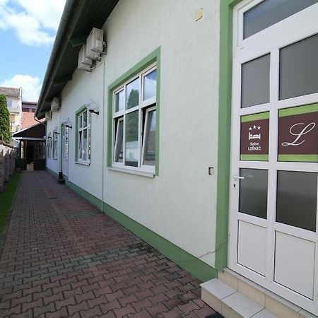 Rooms With A Parking Space Osijek, Slavonija - 15994 Dış mekan fotoğraf